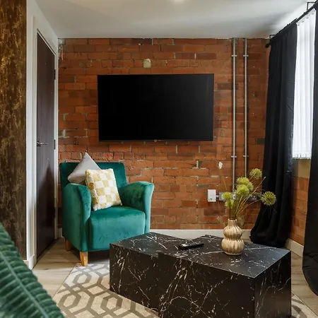 Homey 1 Bedroom Duplex In Conditioning House Bradford (West Yorkshire)