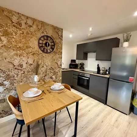 Newly Refurbished Feb 2026 - Cosy Duplex Bd1 Διαμέρισμα Μπράντφορντ