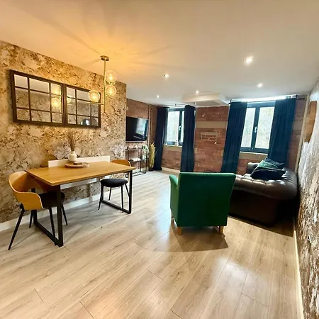 Newly Refurbished Feb 2026 - Cosy Duplex Bd1 * Bradford (West Yorkshire)